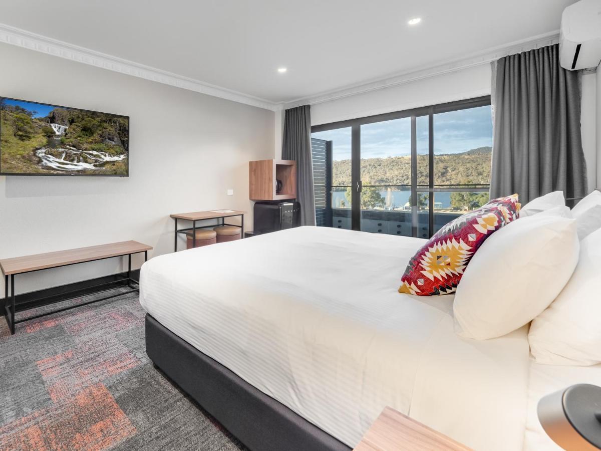 Banjo Paterson Inn Джиндабайн Екстериор снимка