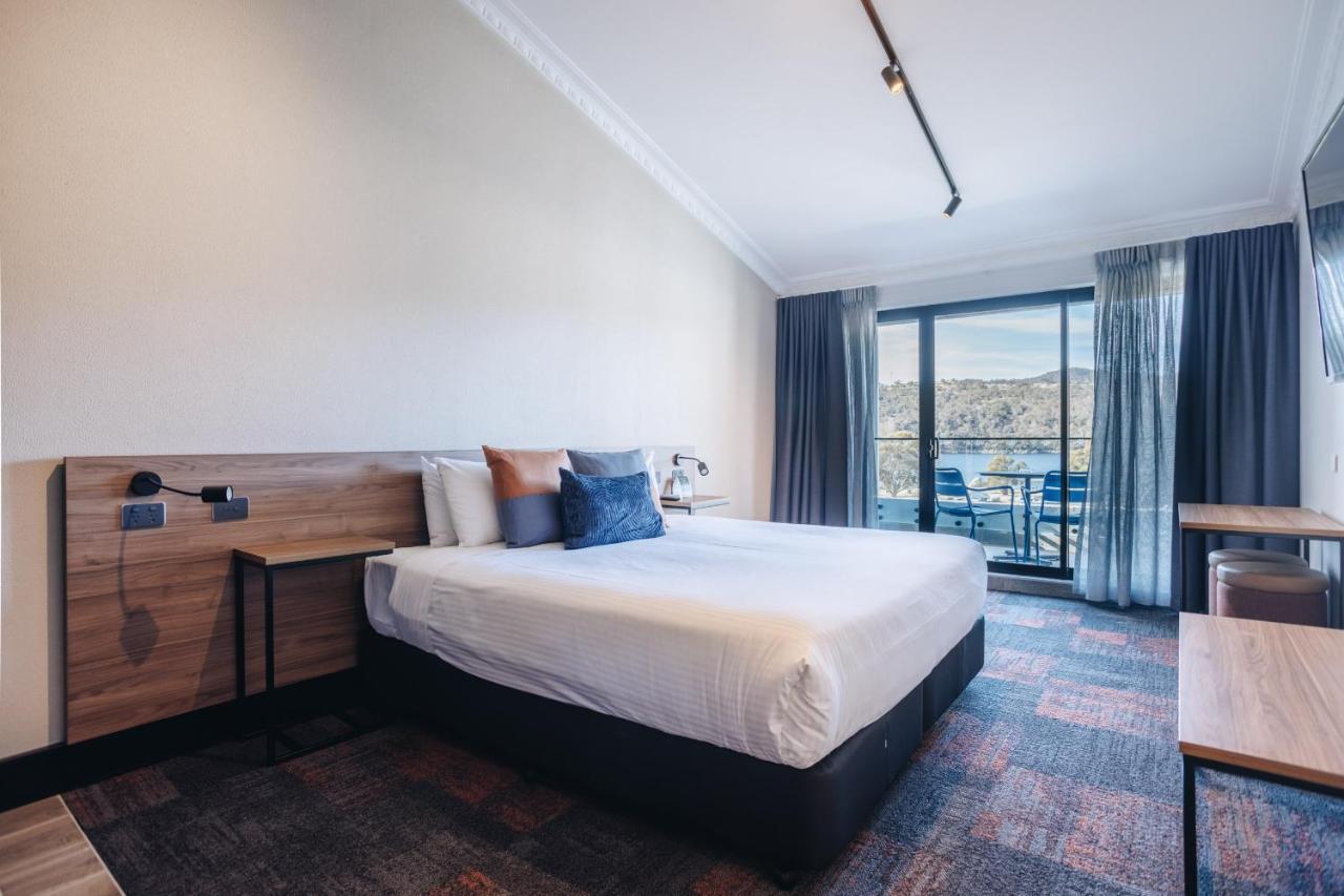 Banjo Paterson Inn Джиндабайн Екстериор снимка