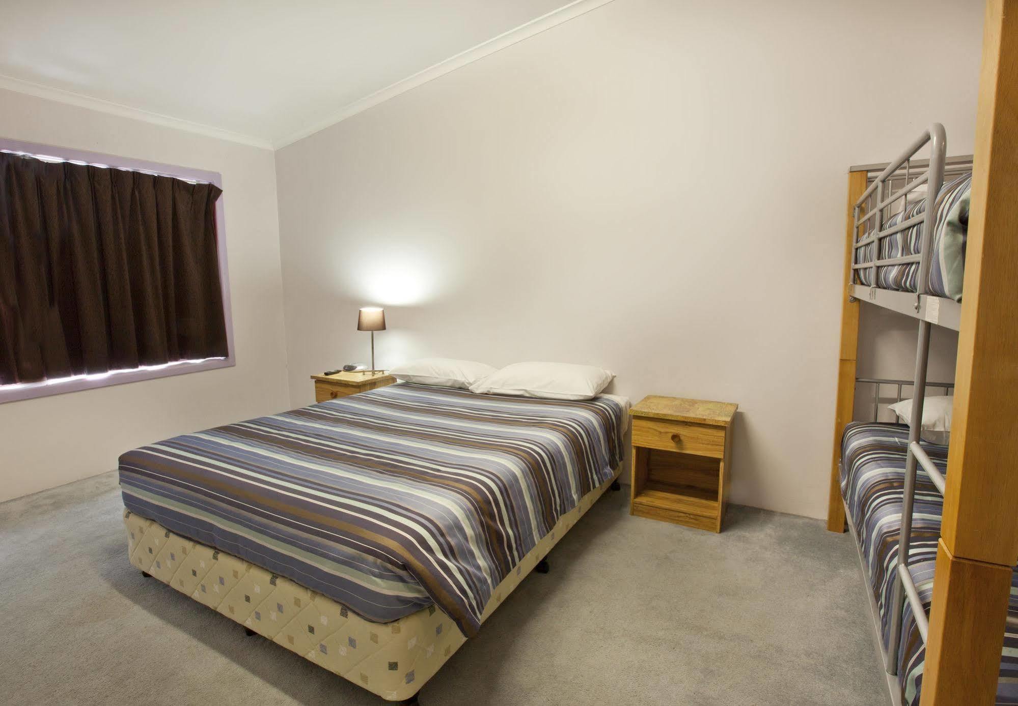 Banjo Paterson Inn Джиндабайн Екстериор снимка